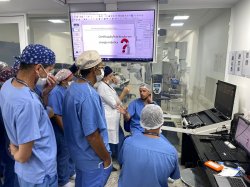 Treinamento qualifica profissionais para Curso de Cirurgia Robótica 